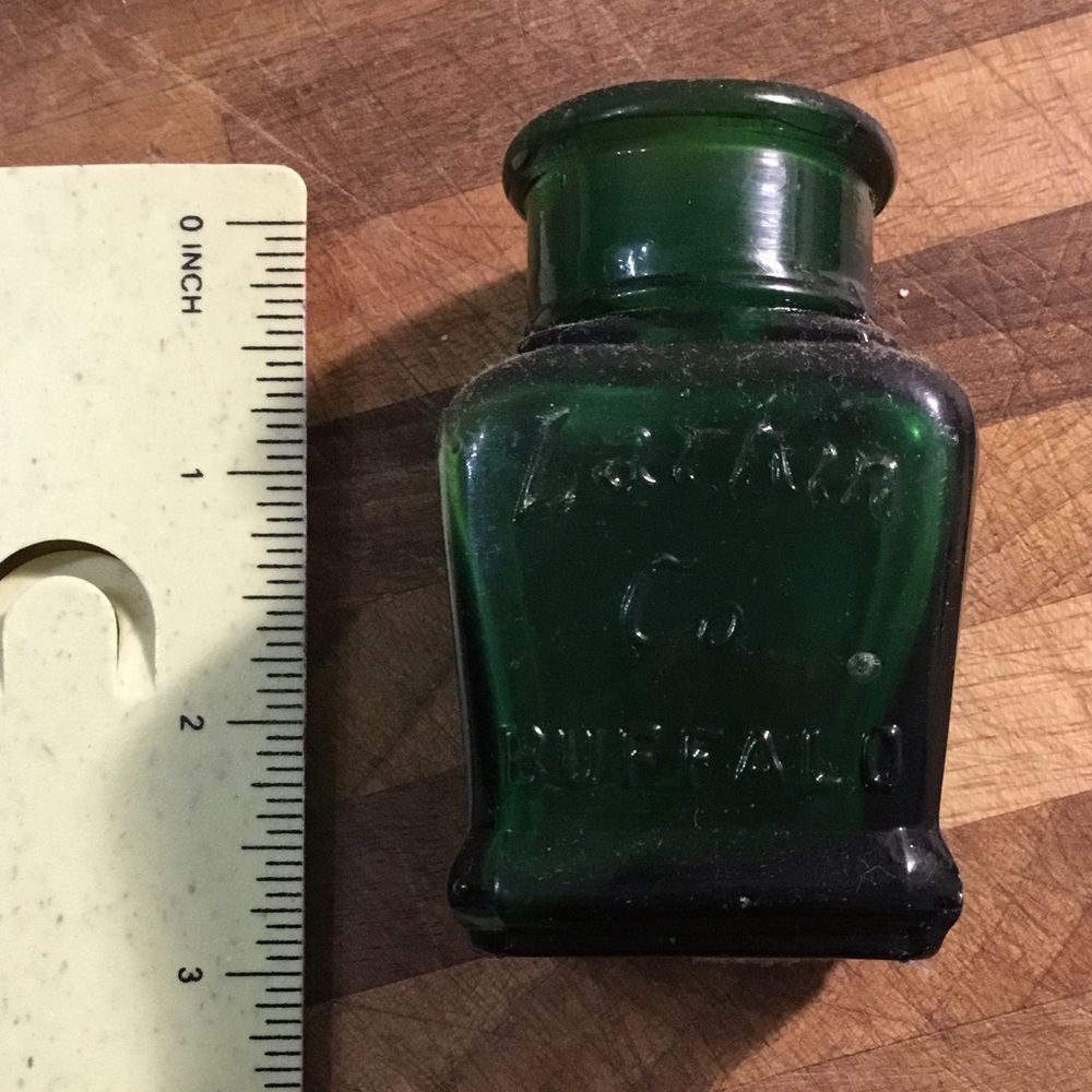 Antique Larkin Soap Co Buffalo Dark Green Embossed Bottle No Stopper
